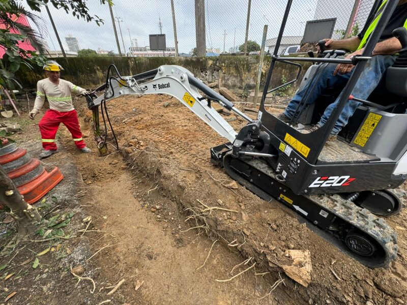 Miniescavadeira Bobcat E20z 2024 Andaluga